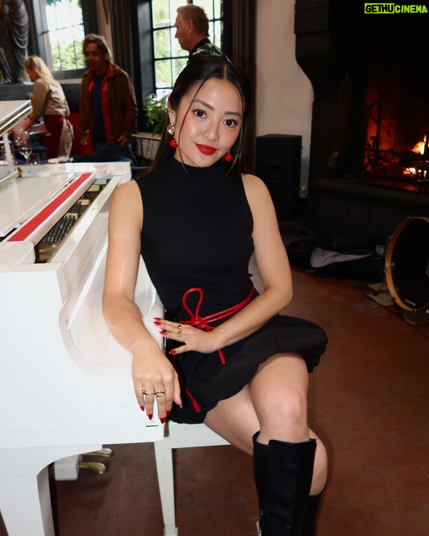 Chelsea Zhang Instagram - restful friends, music, food and laughter >> π₯πΆππ π©πΎππ½π @labohemeweho πΆ grateful for the seemingly simple dreams we get to live out daily.β¨ Got to treat my dear friends w a lovely π₯πΆππ π©πΎππ½π (every Friday) at @labohemeweho who took such great care of us! Vibes were β¨πβ¨ i didnβt even need to whip out the jazz hands π« bubble dress: @zara