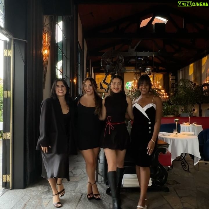 Chelsea Zhang Instagram - restful friends, music, food and laughter >> π₯πΆππ π©πΎππ½π @labohemeweho πΆ grateful for the seemingly simple dreams we get to live out daily.β¨ Got to treat my dear friends w a lovely π₯πΆππ π©πΎππ½π (every Friday) at @labohemeweho who took such great care of us! Vibes were β¨πβ¨ i didnβt even need to whip out the jazz hands π« bubble dress: @zara