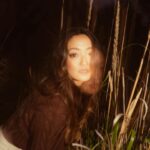 Chelsea Zhang Instagram - In the bush w my @polene_paris Number 9 mini ✨ 📷 - @thetaliaclaire 🔥🔥 So grateful to have been gifted a Poléne bag!!!! They’re so beautiful 🥰❤️👀 #poleneparis