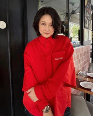 Chen Liping Instagram - How Deep Is Your Love #CNY 🙌❤️🍊🍊
新年红包来来来🧧🧧🧧

Pic6 you'll see how deep my love is..😄😍🥰

#EarlyChineseNewYearMood
#立春 #新年快乐 #身体健康 #笑口常开
#陈莉萍 #ChenLiPing #PTL
