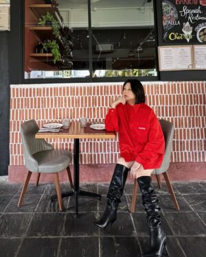 Chen Liping Instagram - How Deep Is Your Love #CNY 🙌❤️🍊🍊
新年红包来来来🧧🧧🧧

Pic6 you'll see how deep my love is..😄😍🥰

#EarlyChineseNewYearMood
#立春 #新年快乐 #身体健康 #笑口常开
#陈莉萍 #ChenLiPing #PTL