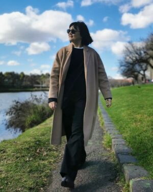 Chen Liping Instagram - 快快地听，慢慢地说。。🌤️⛅🌥️☁️
就似我的照片慢慢地Po🤣🤣🤣
#蓝天 #白云 #好天气
#Australia #Melbourne #Sky #Photo #Aiyoyo #ChenLiPing
#陳莉萍 #PTL