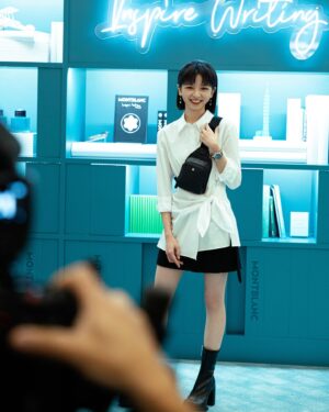 Chen Yan-Fei Instagram - 🐰
來到萬寶龍101旗艦店全新 Extreme 3.0 系列皮件發表會啦😍
包包很美 好搭配又實用
活動很開心很好玩 巡迴的咖啡車很可愛♡
非常謝謝邀請🫶🏻

@montblanc 

#MontblancTW #InspireWriting #MontblancAroundTheWorld #MontblancLibrarySpirit #MontblancLeather #MontblancExtreme

Thank you all ♡
Makeup @backstage_aga 
Hair @dustin_four_hair 
Stylist @zestylingstudio 
Photographer @vvvvwangvvvv