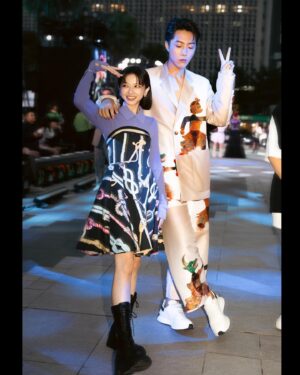 Chen Yan-Fei Instagram - ☁️
台北時裝週記事✨

感謝讓我美美的大家♡
Makeup @backstage_aga @backstage__makeup 
Hair @dustin_four_hair 
Wardrobe @danielwong_official @anvistudios 
Photo @vvvvwangvvvv 

@voguetaiwan 
@designfortaipei 

#2023臺北時裝週
#TaipeiFashionWeek
#臺北時裝週xVOGUEFNO