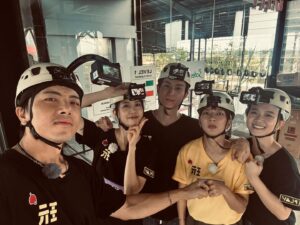 Chen Yu Instagram - 馬來西亞新山最終回播完了👾（有雷）

-
這次運氣實在有點太好，
最後世界景點那一關我甚至不知道有懲罰，怎麼可能完全沒抽到？太扯了，更不用說最後那個黃皮黑骨抽球，全場大尖叫，我驚嚇到斷片，尖叫超久，真的有綜藝之神，我大起雞皮疙瘩！
像是打麻將贏太多要鑽桌角一樣，回來小小捐款 買一堆伴手禮給朋友們。
遊戲這種事情，運氣佔很大一部分，有時候就是猶豫一下，運突然全沒了；或是一個亂搞，氣突然湧上來了。
很開心綜藝玩很大讓我這個小矮子變成女戰神🤩💪🏻
我愛大家！
也謝謝大家收看🙌🏻