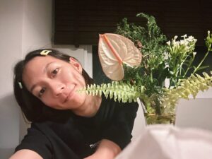 Chen Yu Instagram - #夏の俳句 
已經夠少騎車了，附近游個泳，想愜意擁抱夏天，也太夏了吧。
取名《夏哭》