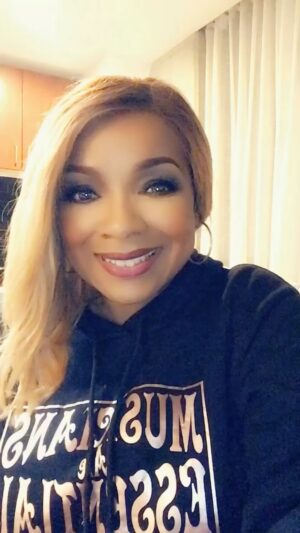 Cheryl Pepsii Riley Instagram - Happy #BlackVelvetMonday 
Geeezzzz…. It’s December n The Holiday Season!!!

Hope yours is goin’ GREAT!!!
Wishing you All a Beautiful, LoveFILLED Week ahead!

Please Stay Safe n Healthy out there!!!

Luh yall….
And yep,
Musicians are Essential!!!
S/O to Nate Jones on Bass n his Merch!!! 
Get yours Today!
@natejonesonbass 

🙏🏽❤️👊🏽💃🏽💪🏽

#TrustYOURGift 
#StillBelieve 
#LiveLoveLaugh 
#DontStopDreaming
…..and PLEASE
#DontGiveUp