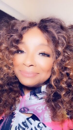 Cheryl Pepsii Riley Instagram - To say “Thank you” is not nearly enough……
On top of the fact I should probably be asleep 👀 lol
But I just had to leave this here before layin down!

I Love n Appreciate you All Sooooooo Much!!!!
The way you blessed that room just by being present n being YOU!
Uuuuuggghhhh…..
Thank you, Thank You, 
THANK YOU!!!!!

Have a Beautiful LoveFILLED Week! 🙏🏽❤️👊🏽💃🏽💪🏽