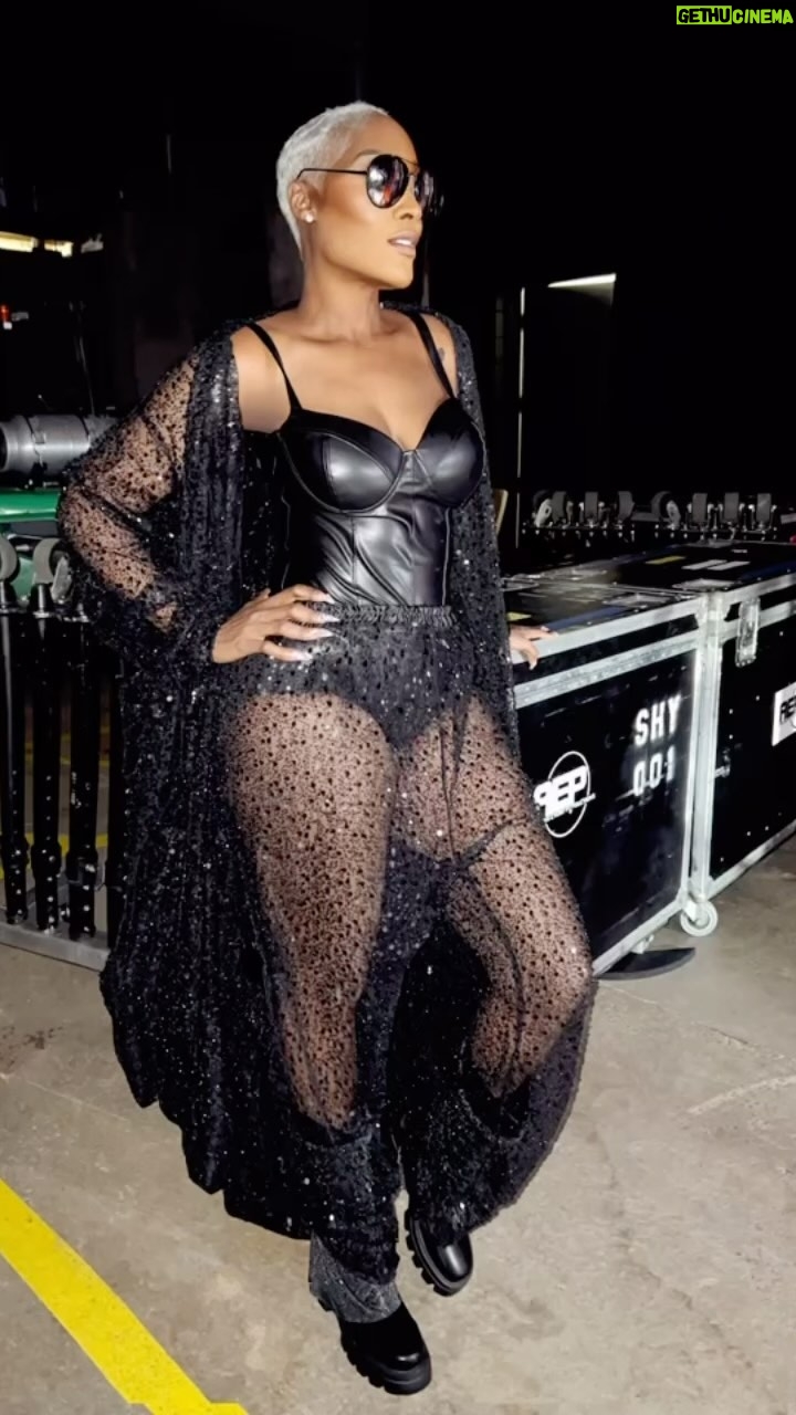 Cheryl 'Coko' Gamble - 9.7K Likes - Well, the tour is over. 😩 But I had an AMAZING time and I hope to do it again! Thank you to @jodeci and @druhill4real for having me and my sisters @officialswv to grace the stage with y’all. It was a BLAST!!!! The 90’s rock always & forever!!!!! ❤️🫶🏾👑 #swv #jodeci #druhill #summerblockpartytour