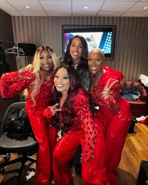 Cheryl 'Coko' Gamble Instagram - Our baby @kellyrowland surprised us last night at our show in LA!!! We were sooooooo happy to see her. ❤️❤️❤️ She’s still as beautiful as ever! 🫶🏾❤️ #swv #kellyrowland #summerblockpartytour