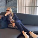 Cheryl Hines Instagram - Eastcoast jaunt! I♥️NY. I♥️Boston. #nyc #boston #taonyc #hudsonyards #katespade #trianglecouch #bostonharbor #capecod