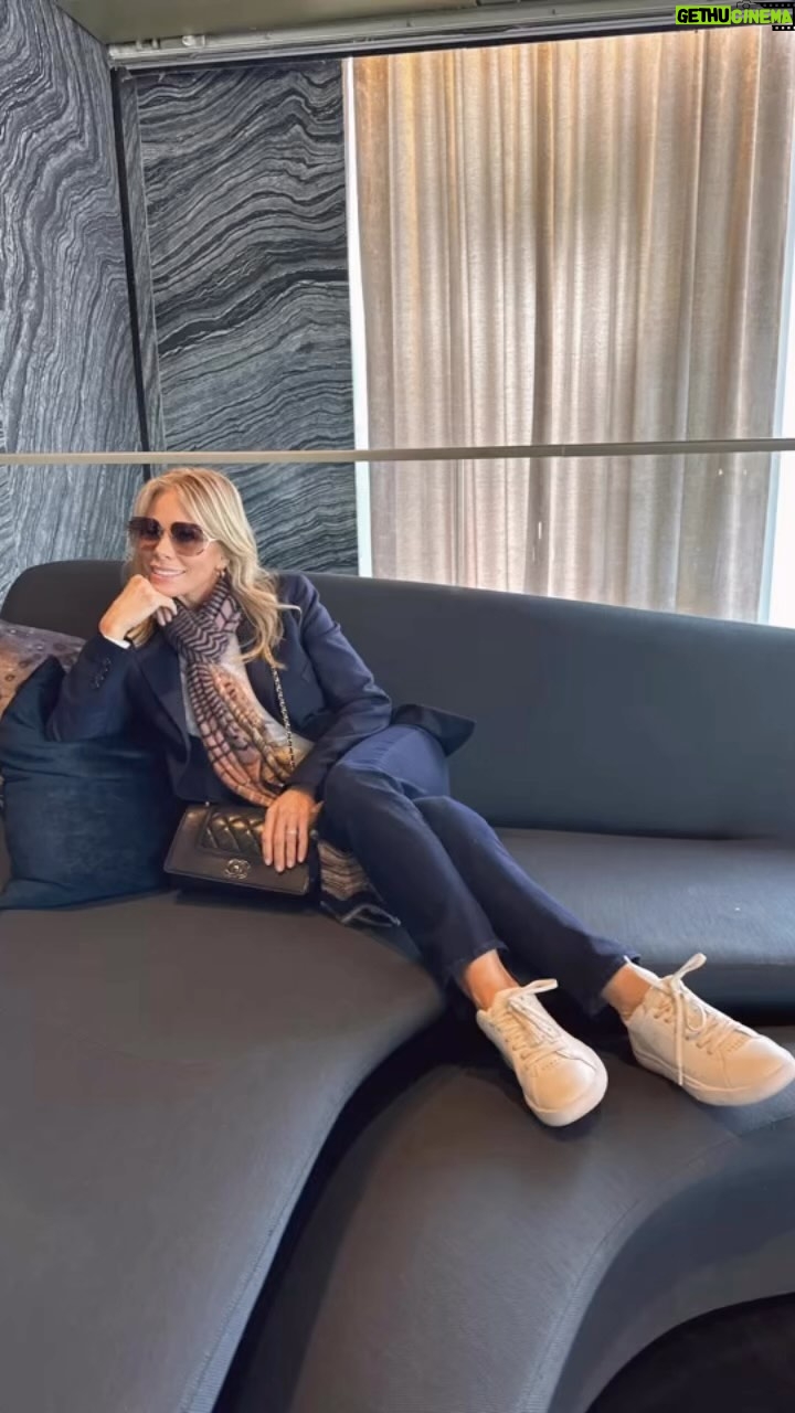 Cheryl Hines Instagram - Eastcoast jaunt! I♥️NY. I♥️Boston. #nyc #boston #taonyc #hudsonyards #katespade #trianglecouch #bostonharbor #capecod