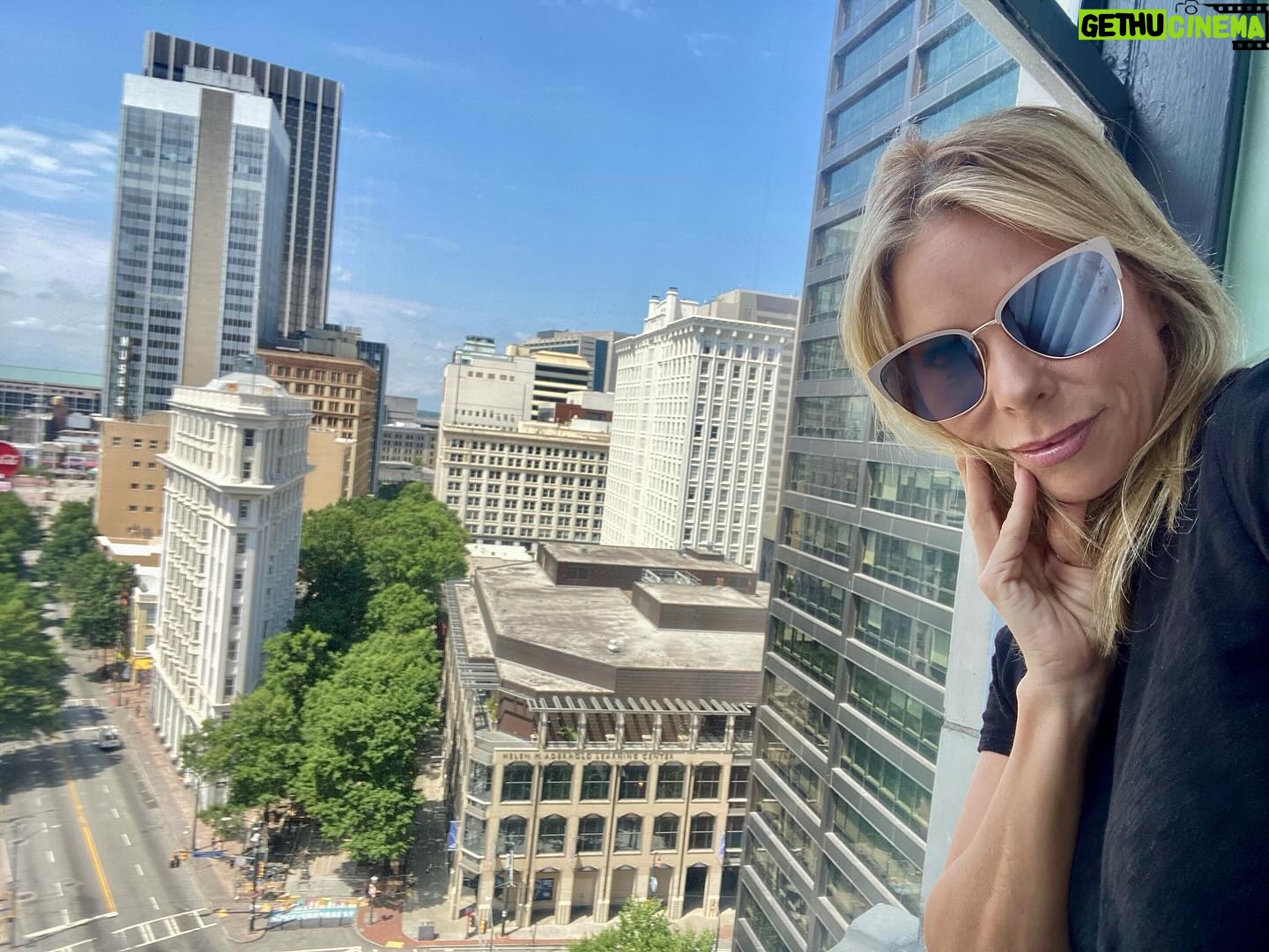 Cheryl Hines Instagram - When we shot the film Popular Theory in Atlanta. The best cast & director!! Thank you Ali. These pics! 😂♥️♥️♥️ In theaters today!! #populartheory #familyfilm #comedy #nerds #popular #wigs