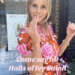 Cheryl Hines Instagram - @hinesandyoung has the perfect last minute Mother’s Day gifts! 💕 Plus discounts on hair services by @hallsofivyintl 💆🏼‍♀️✨ 11-2pm🥂