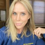 Cheryl Hines Instagram - Countdown to final season! Feb 4th on Max ! Pic from my trailer Season 11💙💙💙 #curbyourenthusiasm #finalseason