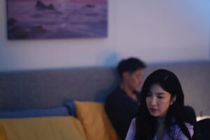 Cheryl Yang Instagram - 我們是可以選擇的……
受到傷害，別再留下，好嗎～～

謝謝 @him_ella0618 讓我人生第一次當美人魚🧜‍♀️♥️
@yoyang 渣男演得好好，100分（夠討厭🤣🤣🤣）

#別再留下