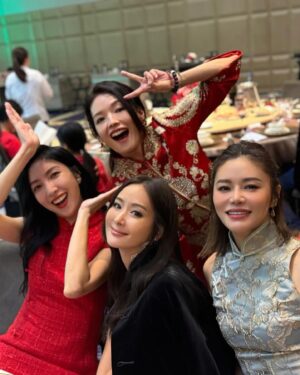 Cheryl Yang Instagram - 祝福我親愛的～生日快樂🎂天天快樂❤️結婚週年快樂🎉 @sqwhat LOVE YOU!!!
要永遠的幸福下去！