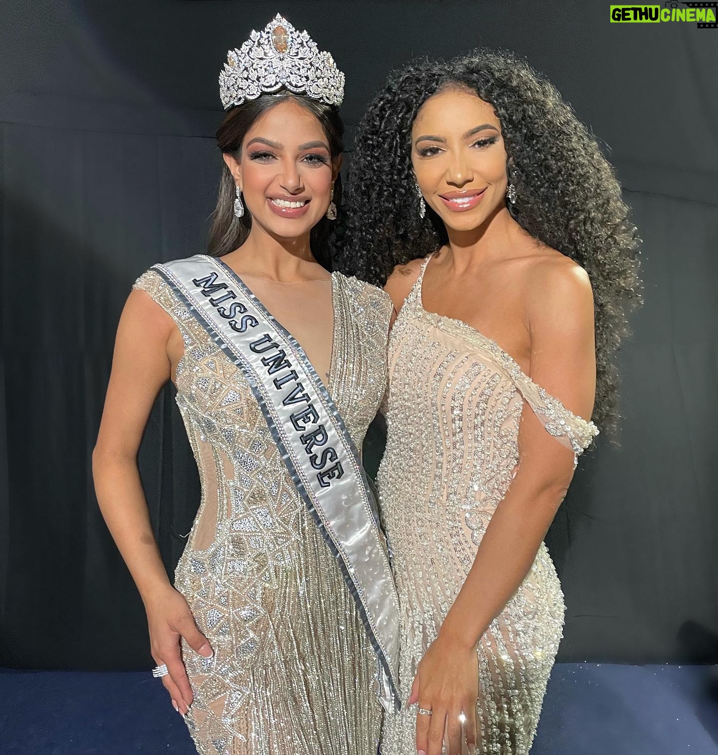 Cheslie Kryst - 89.2K Likes - CONGRATULATIONS to the new Miss Universe @harnaazsandhu_03 of India!!!! I interviewed our new queen backstage for @extratv mere minutes after she was crowned and even in the hectic rush of getting makeup touch ups and adjusting her crown, she was poised and personable. Excited to see what she has in store this year! .
.
.
.
#missuniverse #missuniverse2021 #missindia