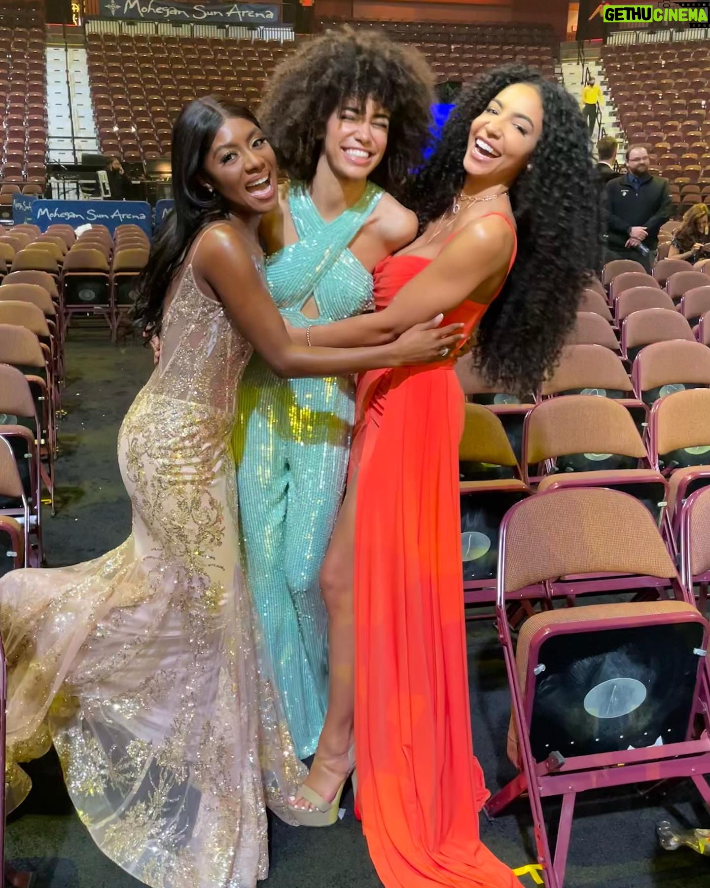 Cheslie Kryst - 37.6K Likes - Once a pageant sister, always a pageant sister. Had fun with my loves at the 100th Miss America Competition!! Congrats to the new @missamerica ❤️❤️❤️ .
.
.
#missamerica #pageantlife #sisterhood #bgm #blackgirlmagic #jovani