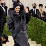 Cheslie Kryst Instagram - Okay, okay last post, I promise (for now lol)!! @badgalriri made a splash on the carpet and I wanted a photo of her and @asaprocky in the background of a selfie of mine. I ended up being in the background of one of her photos too 😂😂 .. Also, loved her answer on how her outfit related to the Met Gala theme of American fashion! Swipe to see it all! . . . . #metgala #themet #metgala2021 #extra #extratv #badgalriri #redcarpet #selfie