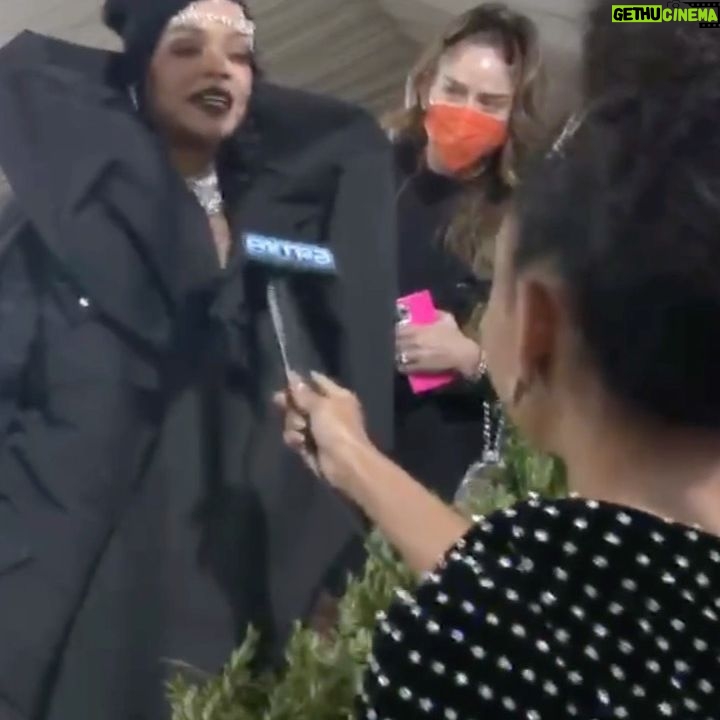 Cheslie Kryst - 15.3K Likes - Okay, okay last post, I promise (for now lol)!! @badgalriri made a splash on the carpet and I wanted a photo of her and @asaprocky in the background of a selfie of mine. I ended up being in the background of one of her photos too 😂😂 .. Also, loved her answer on how her outfit related to the Met Gala theme of American fashion! Swipe to see it all! .
.
.
.
#metgala #themet #metgala2021 #extra #extratv #badgalriri #redcarpet #selfie