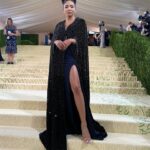 Cheslie Kryst Instagram - All stars, no stripes for last night’s American-themed Met Gala 🇺🇸✨ . Cape and two-piece: @jovanifashions @felicia.garaystanton . #metgala #metgala2021 #themet #metsteps #cape #eveningdress #jovani #jovanifashions