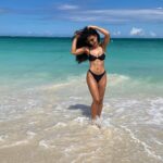 Cheslie Kryst Instagram - Y’all, I brought like 9 swimsuits with me, a bunch of cover-ups, and sunblock. Mind if I spam you with pics for a week? 😂😂😂 . . . . #turksandcaicos #turksandcaicosislands #beachy #beachlife