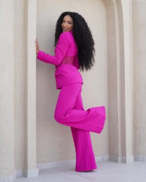 Cheslie Kryst Instagram - First she’s sour😼😼😼, then (swipe) she’s sweet 😬😬😬 .
.
.
.
#jovani #pinksuit #corsettop
