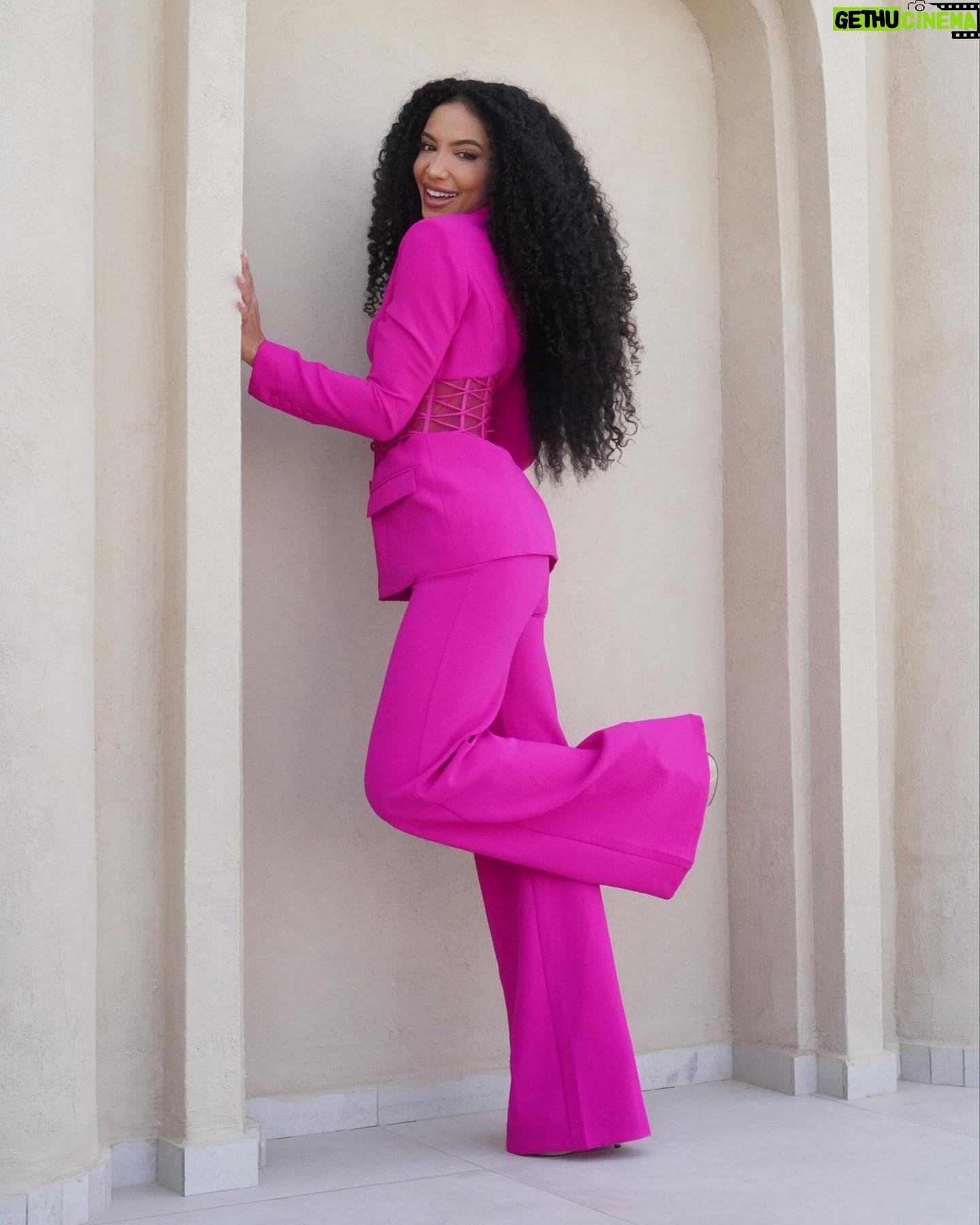 Cheslie Kryst - 28.2K Likes - First she’s sour😼😼😼, then (swipe) she’s sweet 😬😬😬 .
.
.
.
#jovani #pinksuit #corsettop