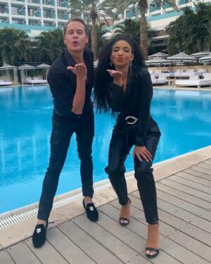 Cheslie Kryst Instagram - Time for a little fun with Cheslie and Kressley!! Now that the preliminary competition is over, I’m taking my judging hat off and putting my analyst hat on as @carsonkressley and I serve as backstage correspondents for the final night of Miss Universe with @iamsteveharveytv back as the host!!! I loved having a chance to get some behind the scenes insight into the 80 phenomenal women competing while I served on the preliminary selection committee and I’m looking forward to sharing that insight with you all at home watching (at least everything I’m allowed to share lol)!! The final show airs live at 7pm ET this Sunday on @fox … Who are you tuning in to watch???
 .
.
.
.
#missuniverse #missuniverse2021 #carsonkressley #chesliekryst #steveharvey #missusa2019
