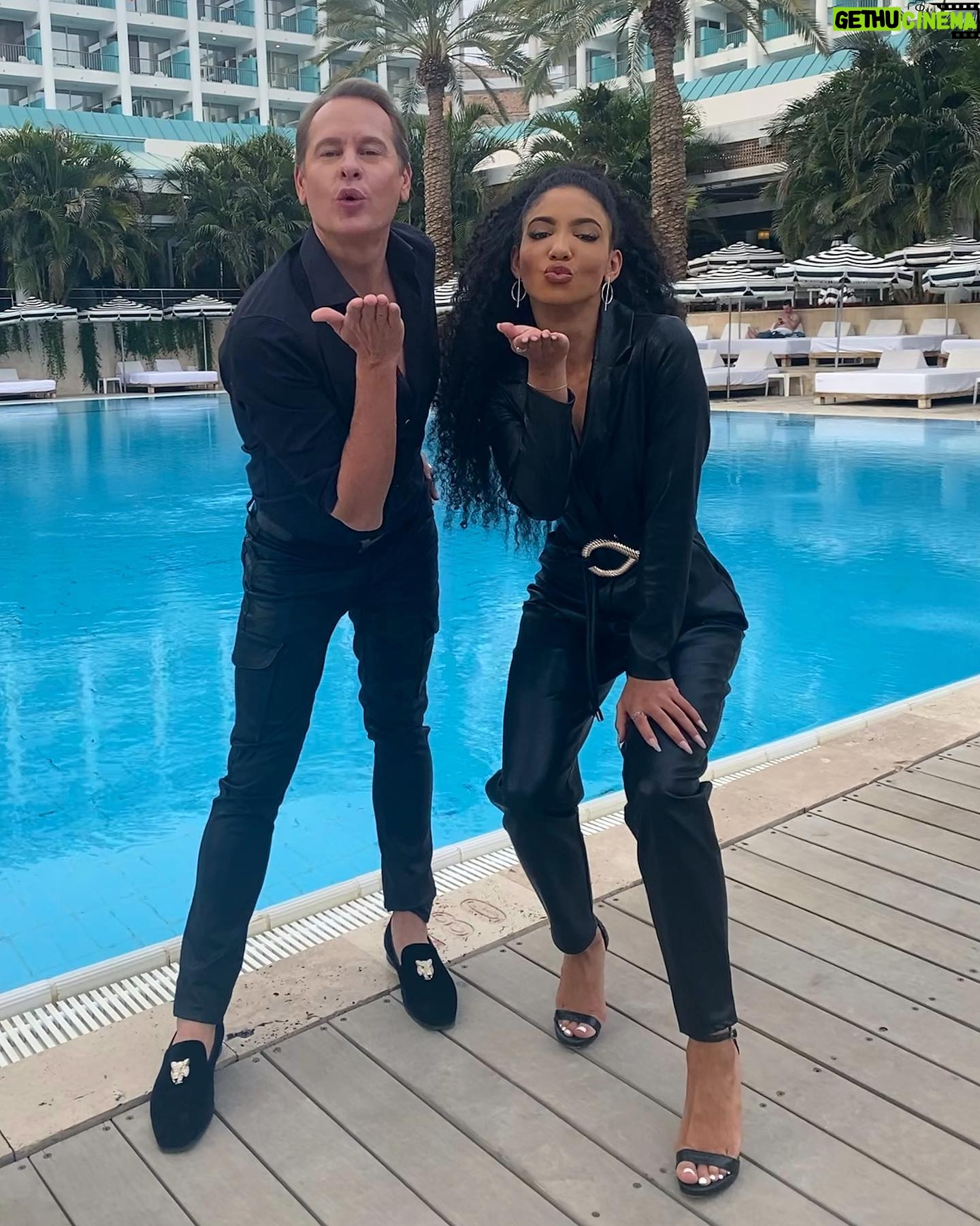 Cheslie Kryst - 13.9K Likes - Time for a little fun with Cheslie and Kressley!! Now that the preliminary competition is over, I’m taking my judging hat off and putting my analyst hat on as @carsonkressley and I serve as backstage correspondents for the final night of Miss Universe with @iamsteveharveytv back as the host!!! I loved having a chance to get some behind the scenes insight into the 80 phenomenal women competing while I served on the preliminary selection committee and I’m looking forward to sharing that insight with you all at home watching (at least everything I’m allowed to share lol)!! The final show airs live at 7pm ET this Sunday on @fox … Who are you tuning in to watch???
.
.
.
.
#missuniverse #missuniverse2021 #carsonkressley #chesliekryst #steveharvey #missusa2019