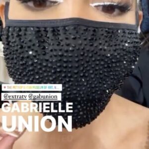 Cheslie Kryst Instagram - Gabrielle Union complimented me on my eye makeup 😭😭😭😭😭 made my night!!! I tried something different for the Met Gala carpet (inspired by a look I saw on @yarashahidi’s page!) since I knew I’d have to wear a mask during our interviews. I did my hair and makeup and got dressed in under an hour and a half after I got home from the studio and I’m so happy with how it turned out! Swipe to see some clips of my interviews with @gabunion @ciara (who was wearing her husband’s super bowl ring!!) @billieeilish and @tarajiphenson!! WARNING🚨: it was pretty loud in there and I was basically screaming through my mask to make sure the celebs could hear me so my voice in the mic is a bit screechy 😂😂😂 sorry not sorry lol