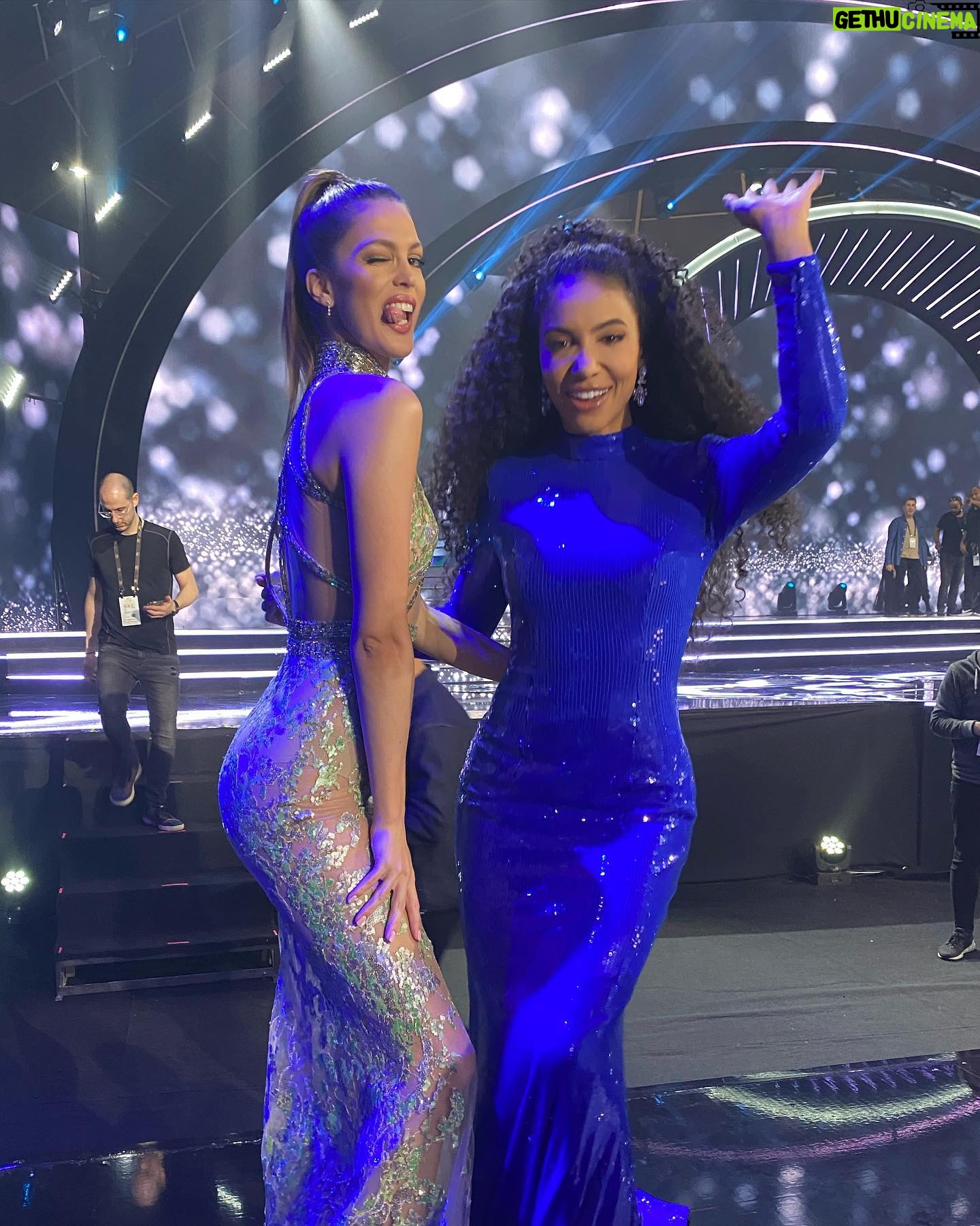 Cheslie Kryst - 30.6K Likes - Selecting the next Miss Universe: a photo story lol #WhoWillSheBe ?? Gown: @jovanifashions .
.
.
.
#missuniverse #missuniverse2021 #bluegown #bluedress #missusa2019 #jovani