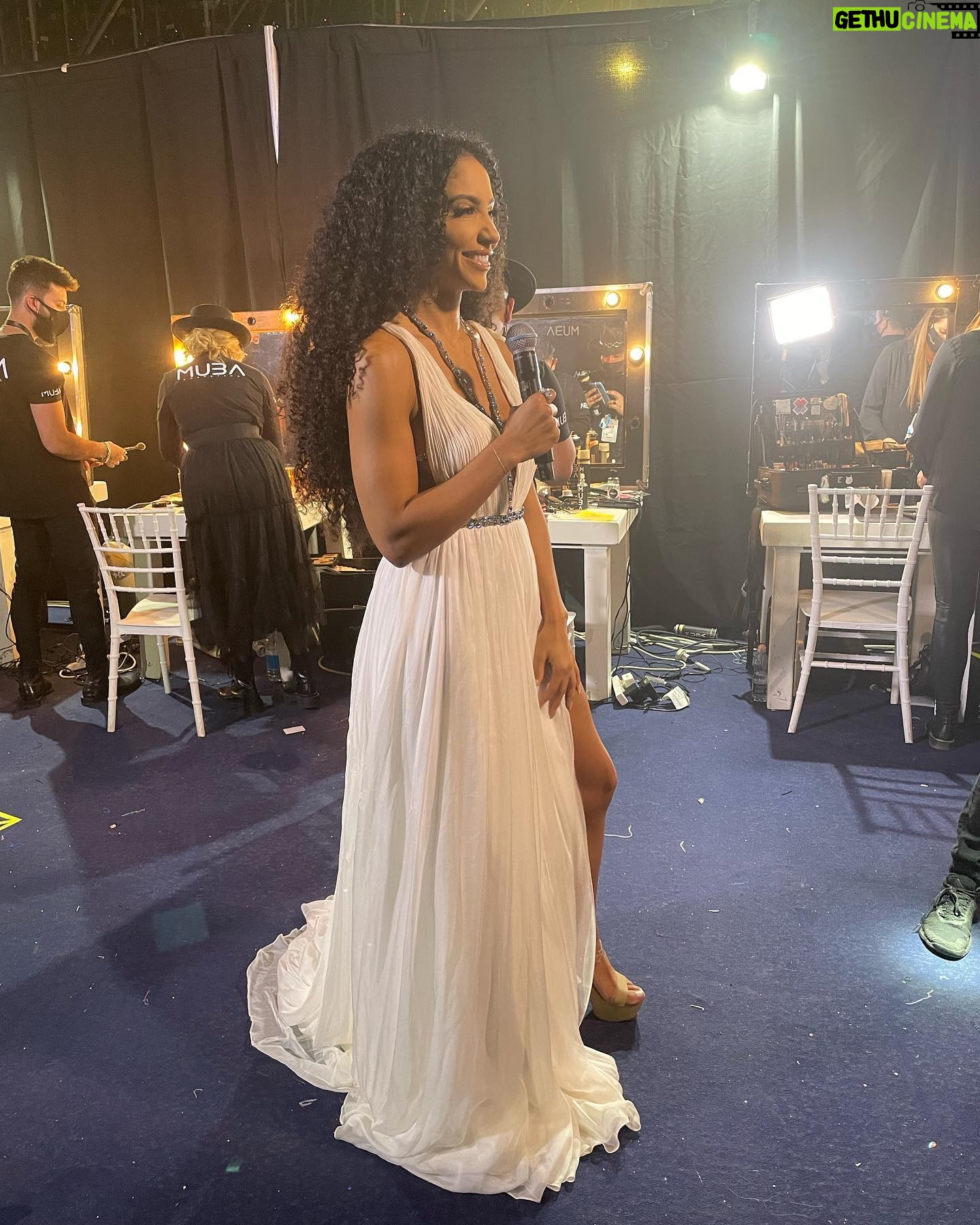 Cheslie Kryst - 42.6K Likes - I had a BLAST this weekend!! Huge thanks to @realpaulashugart and the entire MUO team for bringing me in and taking care of my mom and I while we were in Eilat. Between judging prelims, providing commentary for the final show, and doing a couple interviews for @extratv there were a lot of moving parts and so many people helped to make it all happen. Most importantly, thank you to my mommmmm @aprils_hr for being my travel companion, confidant, cheerleader, photographer, and everything in between. Love you!! Finally, thanks to @jovanifashions and @felicia.garaystanton for dressing me this week and always helping me out at a moment’s notice. You da best!! .
.
.
.
#missuniverse #missuniverse2021 #pageantlife #jovani #jovanifashions #pageantdress #missusa #missusa2019