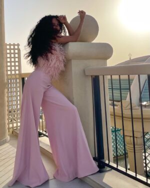 Cheslie Kryst Instagram - It’s barely noon in NYC, but the sun has set in Israel (6:30pm here) and the secret’s out! I’m serving on the selection committee for the preliminary competition at Miss Universe this year!!! Time to get to work. I have a lot of bios to look over lol .
.
.
.
#missuniverse #missuniverse2021 #missusa2019 #jovani #jovanijumpsuit #pinkjumpsuit #featherjumpsuit