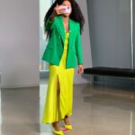 Cheslie Kryst Instagram – Hereโs an addition to my on-set outfit series lol this time a little less posed and with some candids courtesy of @cesca8 ๐๐ Apparently my phone counts as an accessory along with my earrings and necklaces .
.
.
.
#onset #bts #extra #extratv #businesscasual #backtotheoffice #officeoutfits #workoutfits #missguided