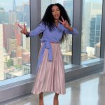 Cheslie Kryst Instagram – Hereβs an addition to my on-set outfit series lol this time a little less posed and with some candids courtesy of @cesca8 ππ Apparently my phone counts as an accessory along with my earrings and necklaces .
.
.
.
#onset #bts #extra #extratv #businesscasual #backtotheoffice #officeoutfits #workoutfits #missguided