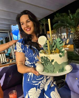 Cheyanne Buys Instagram - Feeling 18 still ☺️ Prettiest cake I’ve ever had. Grateful for everyday I spend on this earth ✨