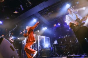 Chiai Fujikawa Instagram - ツアー名古屋、めちゃんこ、ありがとう。
肺テンションで、それはそれは、楽しき、夜、で、し、た。。。。。。。ちんちこちんじゃった。。。。。。

3月23日（土）ツアーファイナル東京は
もっと熱い夜にするために、いまから作戦練っとるよ。
チケットリンクはハイライト「次のライブ」から🎫

そして今年も恐縮ですが
バースデーライブ2024を開催させていただきます💧🫨
5月3日渋谷Spotify O-EASTです。ありがたき。
タイトルは「音楽それは最も甘美な浮かれポンチ」
FC抽選先行受付始まってます、3/3までよ。

📸Photo by @mini12du