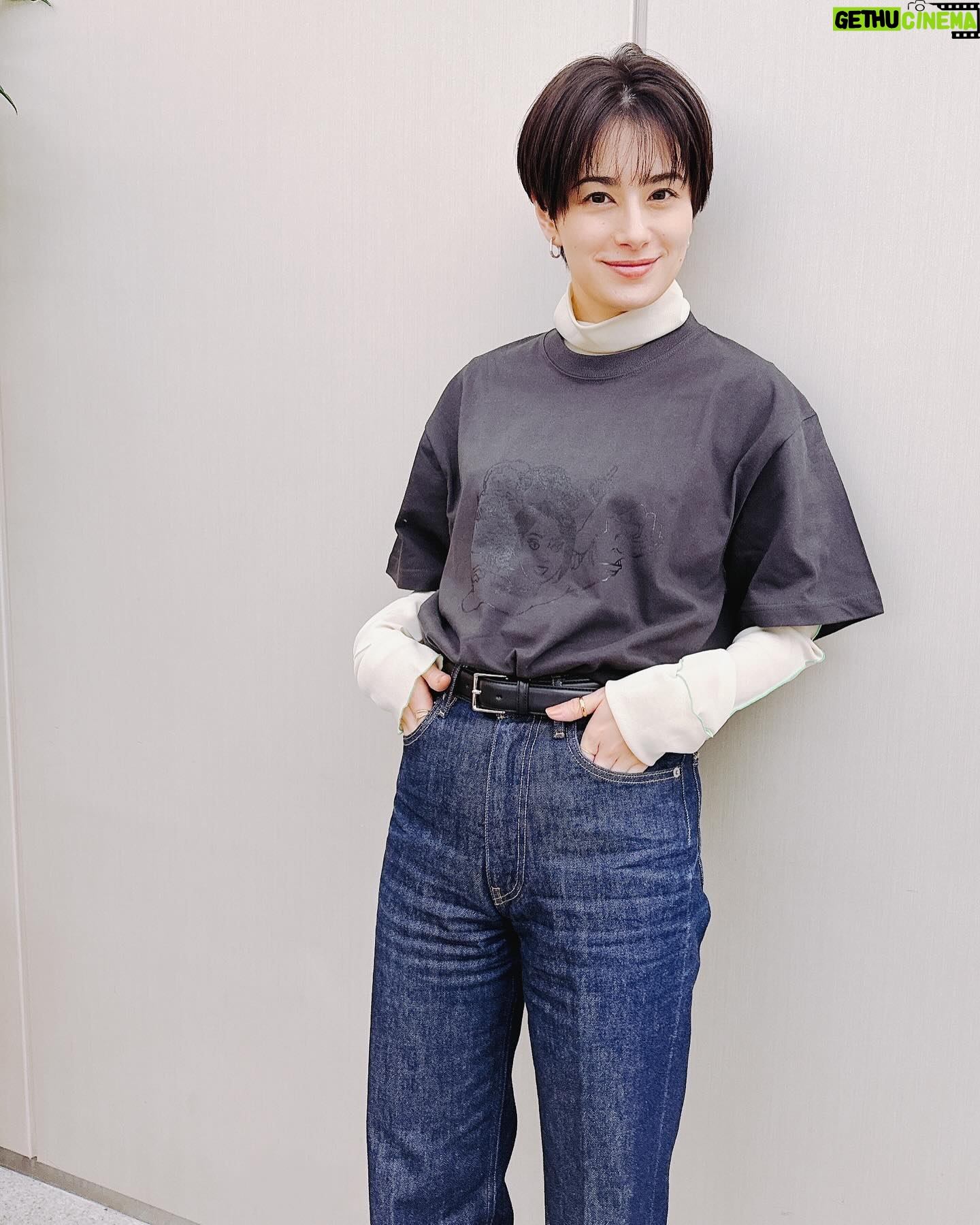 Chiaki Horan Instagram - _ 『コタツ』Tシャツを、我らが小池栄子さんが作ってくださいました🩶 普段も着られるさりげないプリントが超可愛い☺️🩶 ありがとうございます🩶