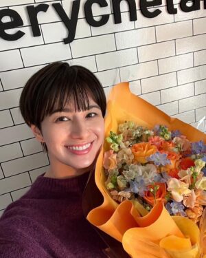 Chiaki Horan Instagram - _
素敵すぎる仲間たちと駆け抜けた、楽しすぎる時間。
コタツのようにぬくぬくした現場で、たくさんの宝物をもらいました🤍

皆さんの心も温まっていたら嬉しいです☺️✨

@kotatsu_ntv