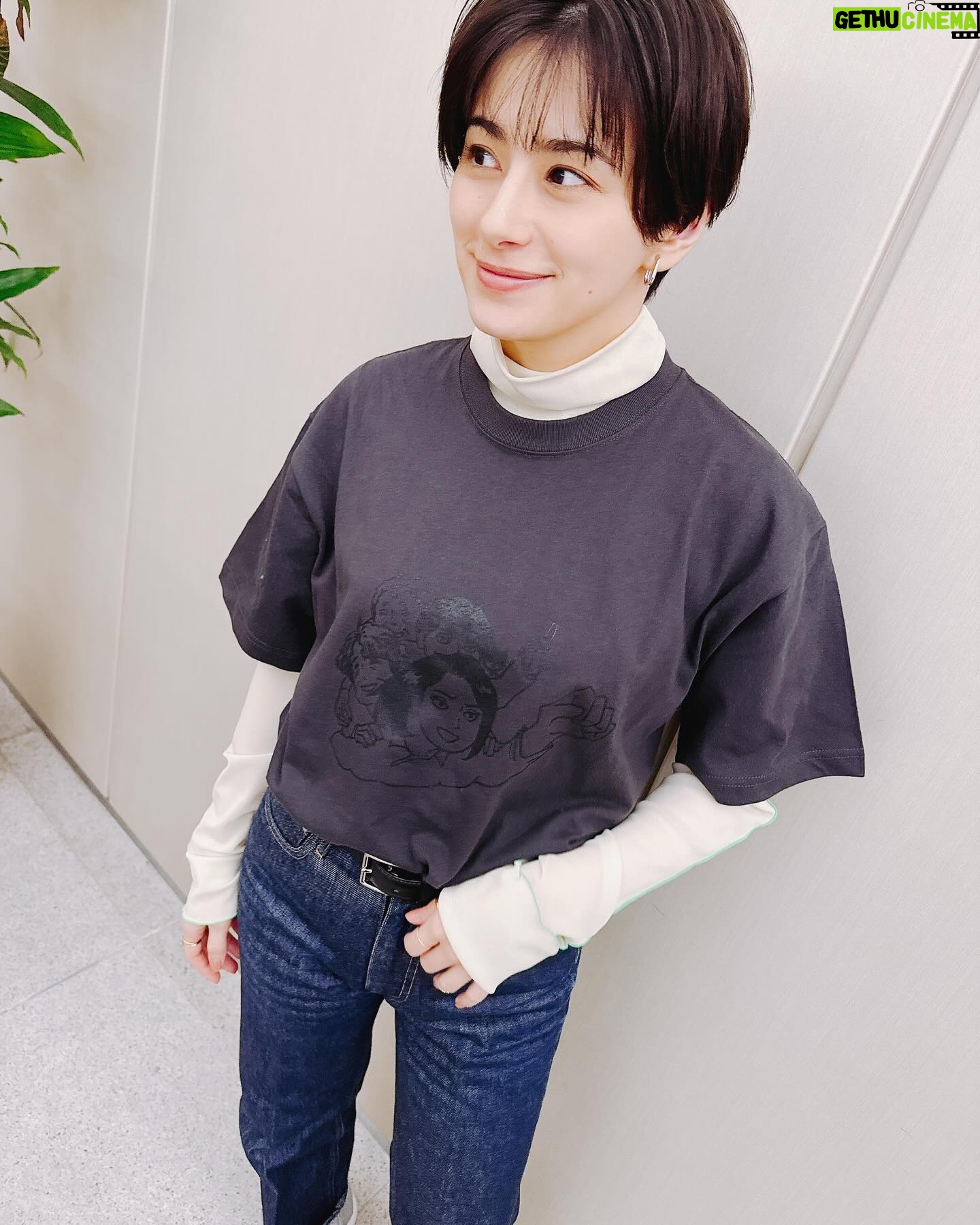 Chiaki Horan Instagram - _ 『コタツ』Tシャツを、我らが小池栄子さんが作ってくださいました🩶 普段も着られるさりげないプリントが超可愛い☺️🩶 ありがとうございます🩶
