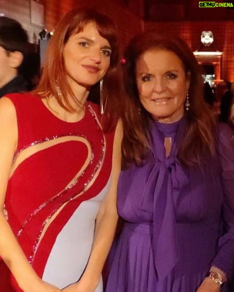 Chiara Galiazzo Instagram - Ieri sera a Roma ✨ . . . @crocerossaitaliana #crocerossa