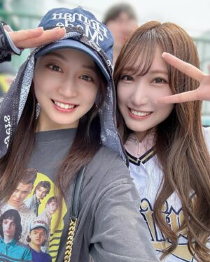 Chihiro Kawakami Instagram - 🏟️

今年2回目の鳴尾浜!!
平日なのに沢山の方が観戦に来られていて
朝9時に球場ついた頃にはすんごい行列ができていました

入場できてよかった…！

野外で屋根がないので
日焼けしないように対策しっかりスタイル☝🏻

あと何回鳴尾浜行けるかな〜⚾️

#鳴尾浜 #阪神鳴尾浜球場 
#阪神タイガース #野球 #日焼け対策