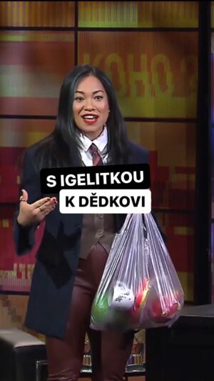 Chila Ta Thuy Instagram - Tak co, friends, koukali jste? 😄 Pokud ne, celý díl je nyní na YouTube 👀 Stačí zadat Vietnamka, igelitka, Honza Dědek. 😂 Nebo pokud máte doma televizi, pak si pusťte záznam @primaftv. Pokud jste viděli, tak mi napište, co byste chtěli dostat vy v dárkový igelitce. 🌝
#spetkachili #igelitka @honzadedek7padu @primaftv
