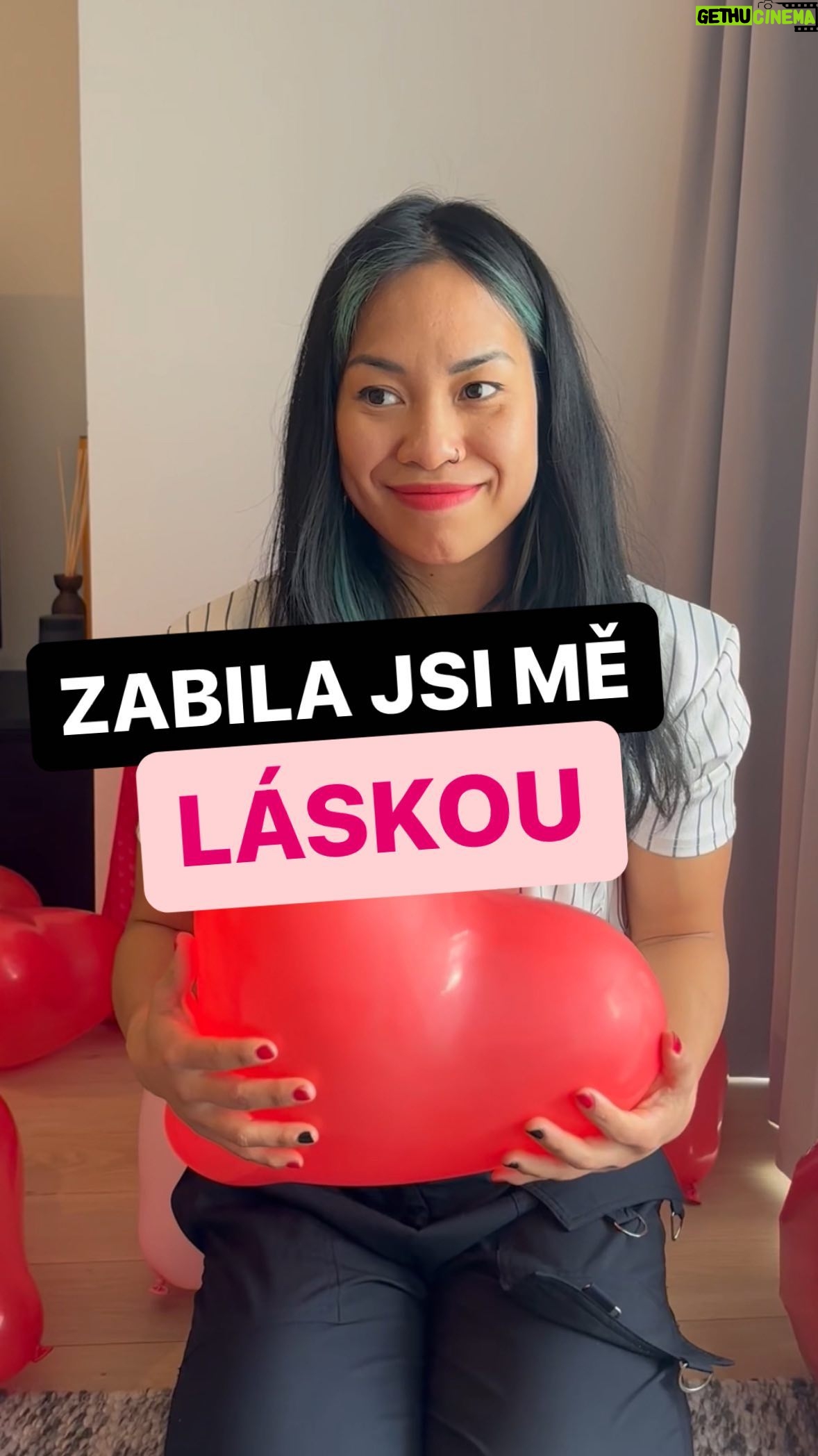 Chila Ta Thuy Instagram - A jaký byl váš Valentýn? Podělte se v komentářích o svoje hororový zážitky z rande nebo pokusů o romantická gesta! 🥲 #spetkachili #valentyn