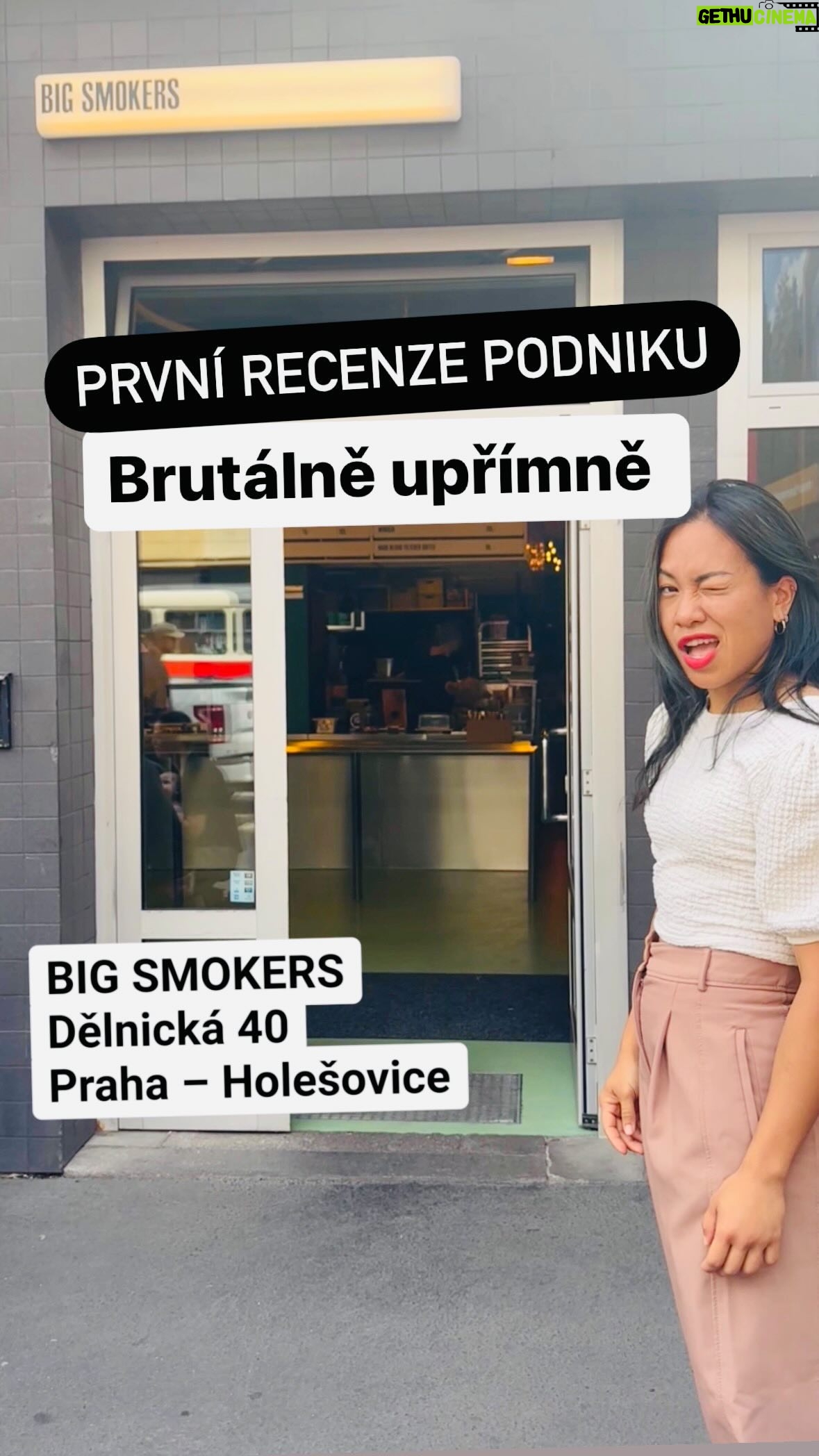 Chila Ta Thuy Instagram - Moje historicky první recenze v Reels. A tedy i zároveň test nového formátu. 😎 Chcete víc takových recenzí nebo dokonce i recenzi konkrétního podniku? Nebo chcete proste jenom další tisícátej recept? 🥲 Napište mi do komentářů. #spetkachili #recenze #bigsmokers