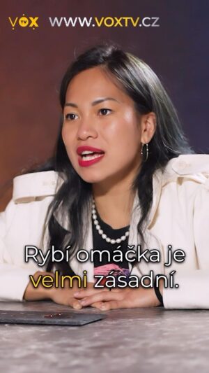 Chila Ta Thuy Instagram - Venku je tenhle nejlepší a zároveň nejhorší rozhovor, který jsem kdy měla. 😎 Pokud mě sledujete delší dobu, víte, že rozhovory a lidi nemám ráda. 😂 Ale když vás pozve sám @mr.kubelik , stejný milovník trapnohumoru a car roztodivných otázek, nešlo to odmítnout… byť to znamená sníst během hodiny tolik chilli, že by to zabilo i dva Vietnamce. 😀 Taky už vím, jaký to je blejt před kamerou a určitě vám to všem moc doporučuju. Člověku to posune zase standardy někam jinam. 😀 Bolelo to, ale bylo to skvely! Nyní out na YouTube (stačí vyhledat Mr. Kubelik show a hezká Vietnamka 😂). O něco pikantnejsi verze na Patreonu. @voxtv.cz #spetkachili #velkaspetkachili #mrkubelikshow P. S. Pokud se fakt rozhodnete tu šílenost vidět, budemem moc rádi za zpětnou vazbu. ❤️