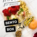 Chila Ta Thuy Instagram – Tady je návod na krásný bento box, který si stejně neuděláte, protože byste museli vstávat v 5 ráno, a který byste stejně svému dítěti nedali, protože to neocení. 🌝🌝🌝 Enjoy! #spetkachili #bentobox #svacinky