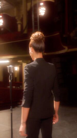 Chimène Badi Instagram - Non je ne regrette rien … la première chanson d’un projet très important pour moi, sort dans une semaine ! Hâte d’avoir vos retours ! Je vous embrasse ♥️